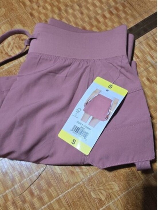 Gerry Weber Pants - NWT GERRY 1745697 SOLID RED WOMEN'S BREEZY CARGO SKORT SZ S